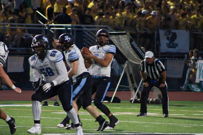 Seneca Valley vs Pine RIcland football Brentaro Yamene